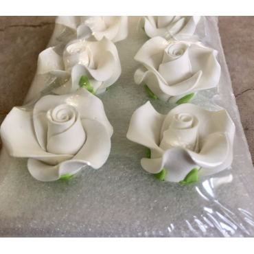 Цветы из мастики "Бутон розы белые" 6 шт